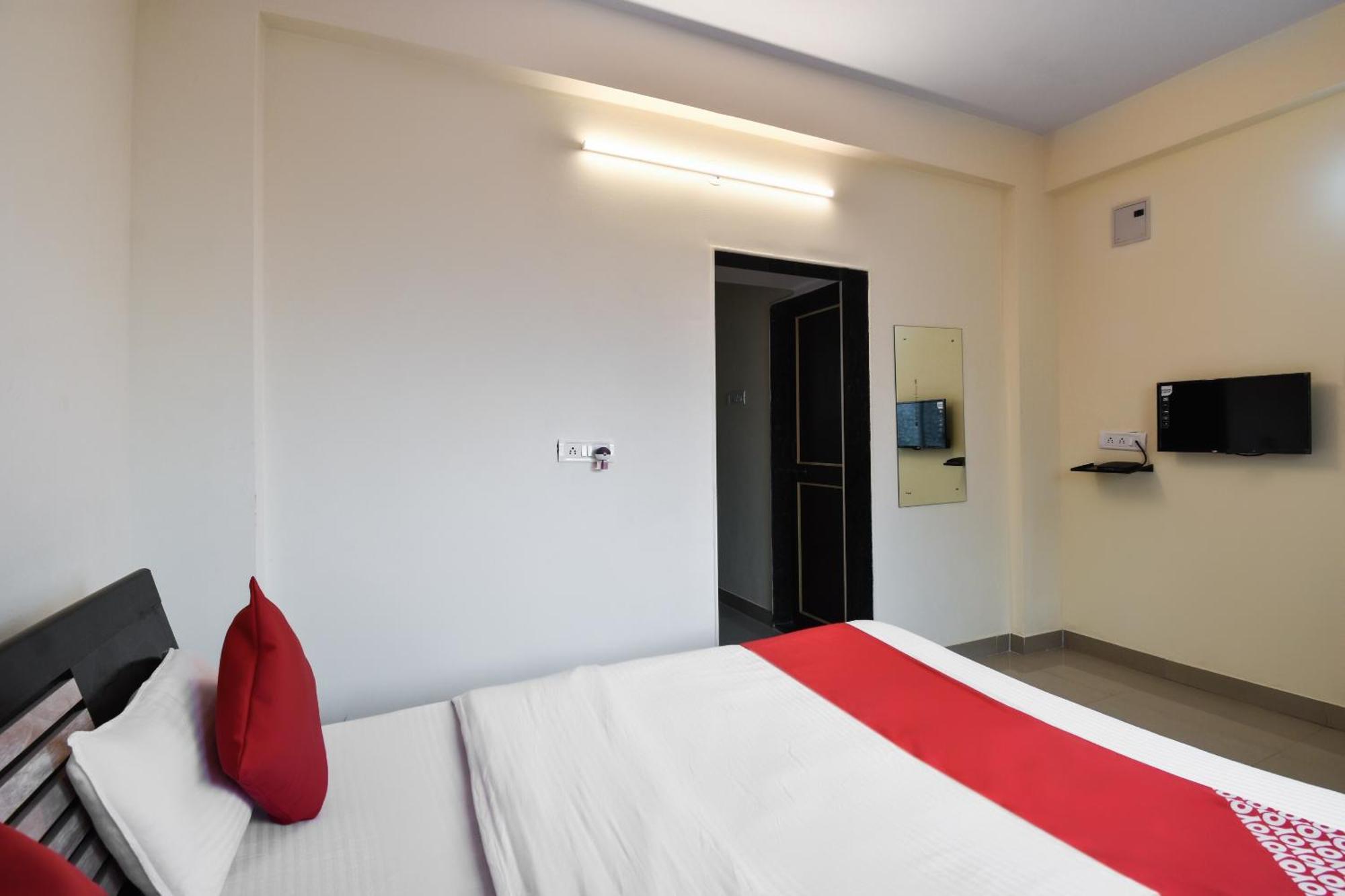 Hotel O Felicita Inn Near Seasons Mall Kharadi Kültér fotó
