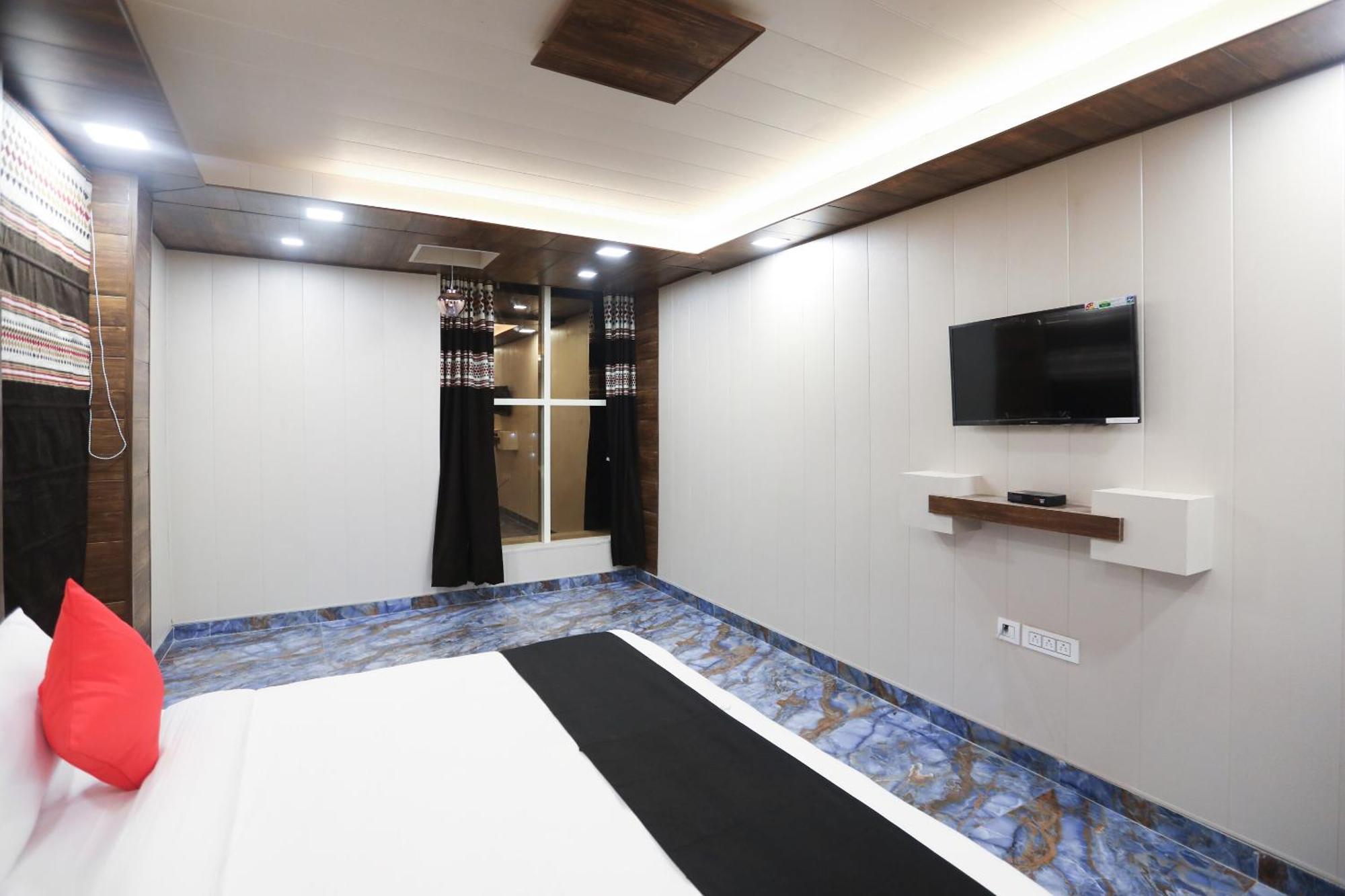 Hotel O Felicita Inn Near Seasons Mall Kharadi Kültér fotó