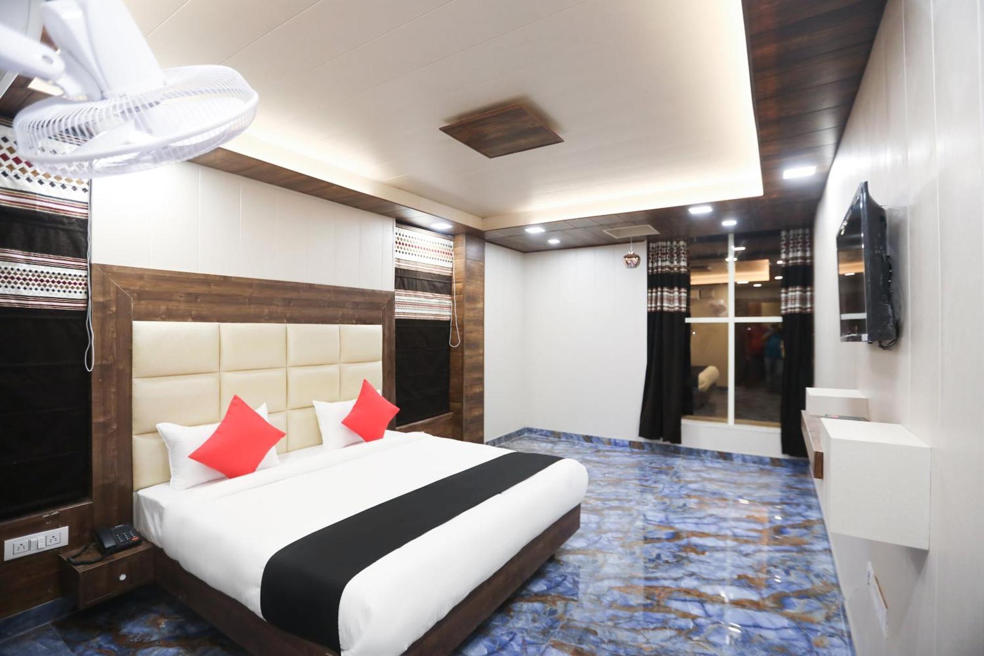 Hotel O Felicita Inn Near Seasons Mall Kharadi Kültér fotó
