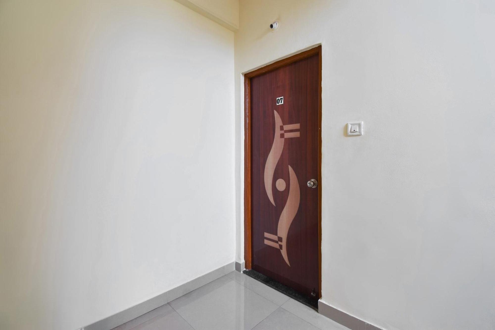 Hotel O Felicita Inn Near Seasons Mall Kharadi Kültér fotó