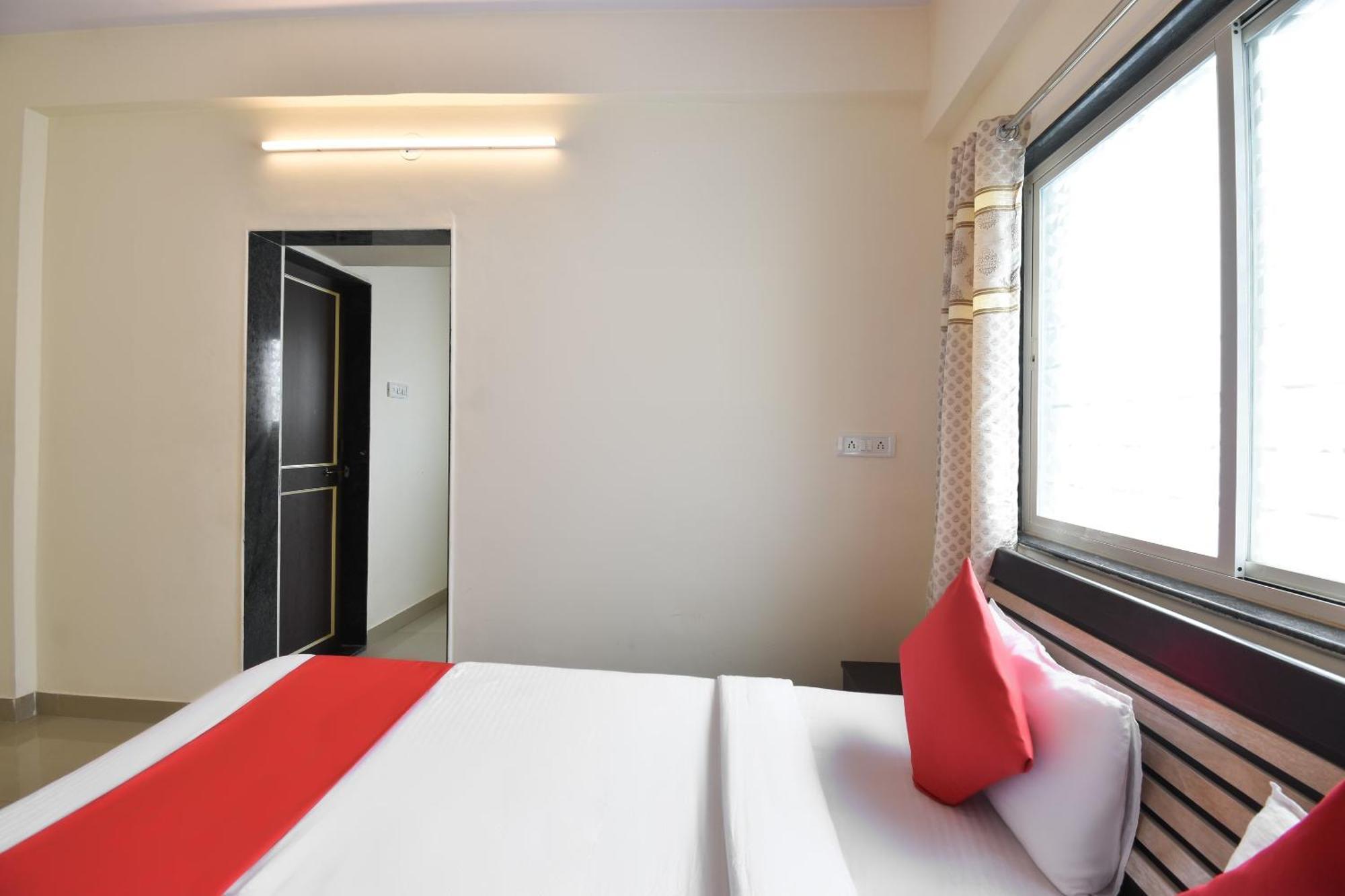 Hotel O Felicita Inn Near Seasons Mall Kharadi Kültér fotó