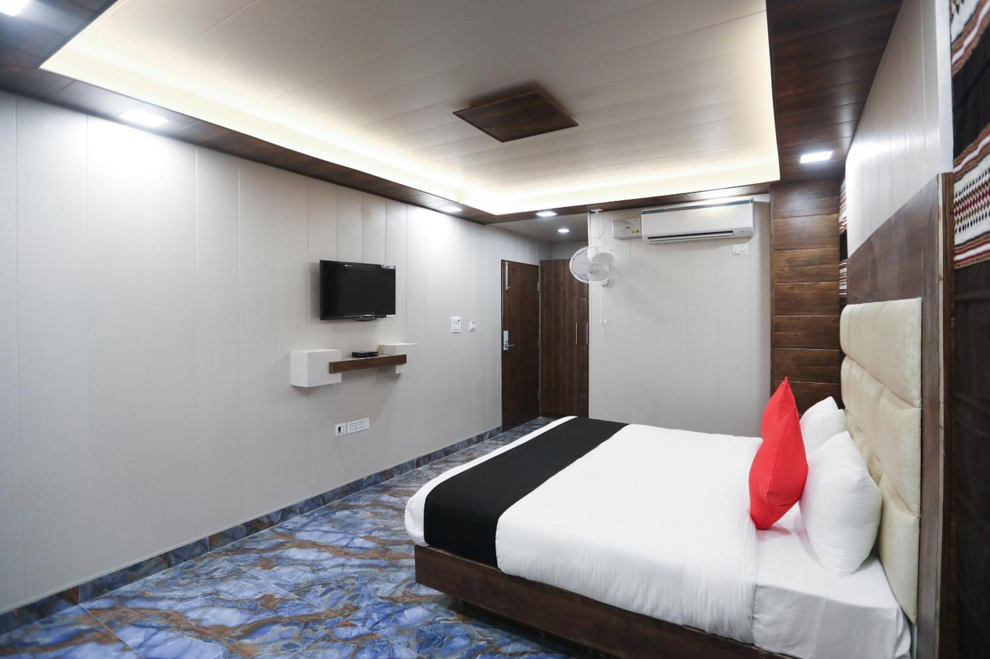 Hotel O Felicita Inn Near Seasons Mall Kharadi Kültér fotó
